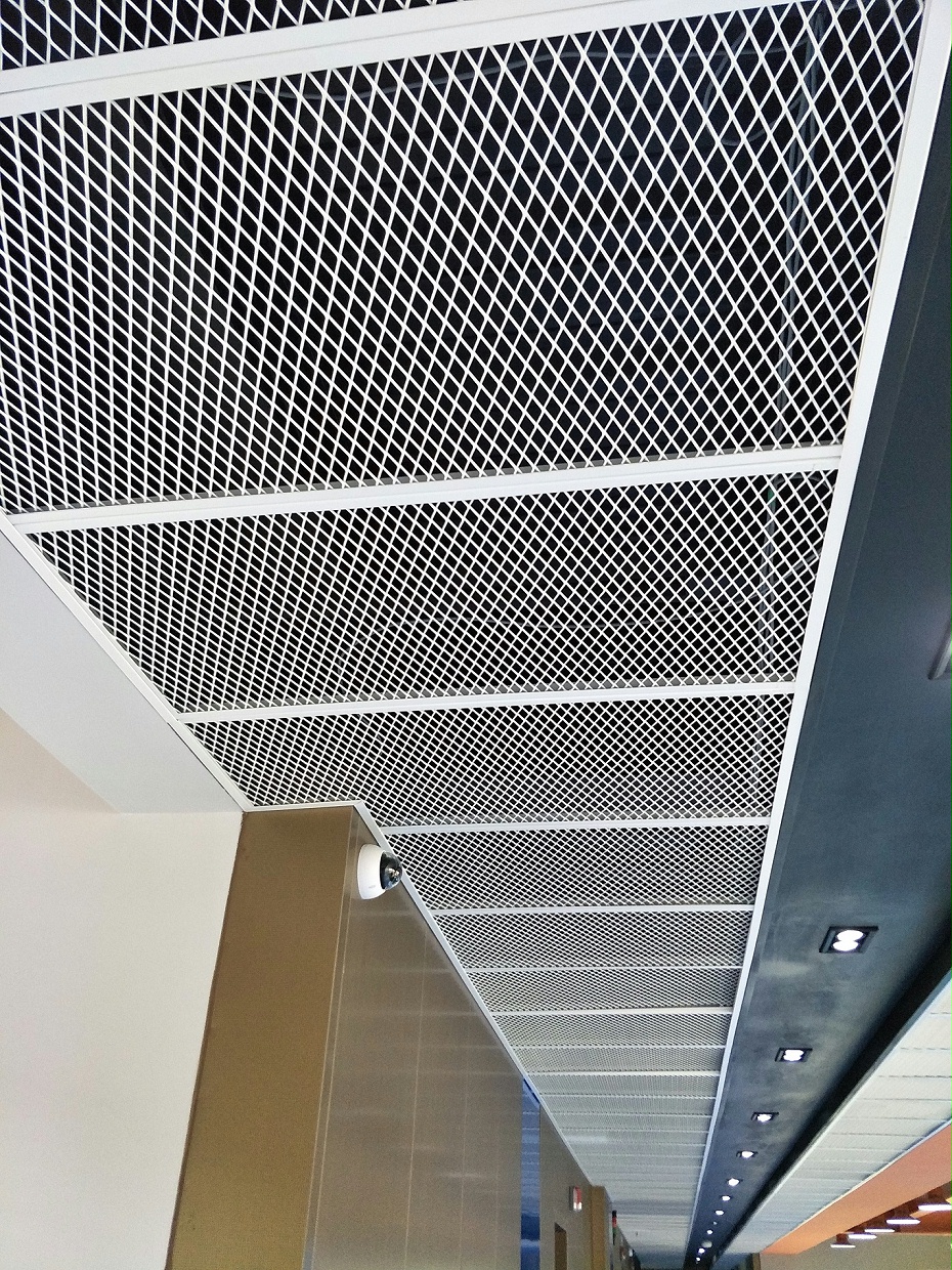 2.5厚白色鋁網(wǎng)板，139平方(1)